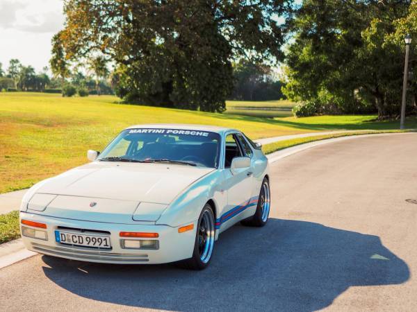 1986 White Porsche 944