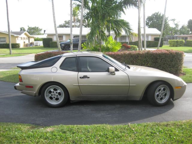 1986 Gold Porsche 944 Coupe