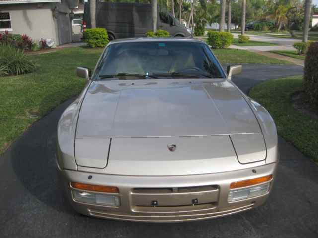 1986 Gold Porsche 944 Coupe