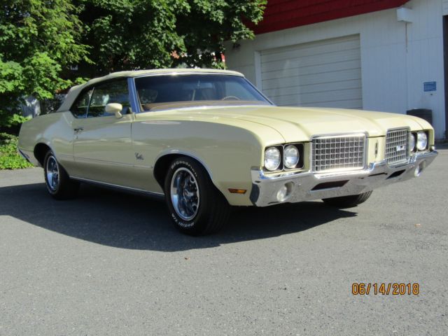 1972 Yellow Oldsmobile Cutlass Convertible