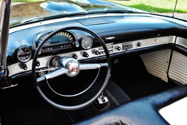 1955 Ford Thunderbird