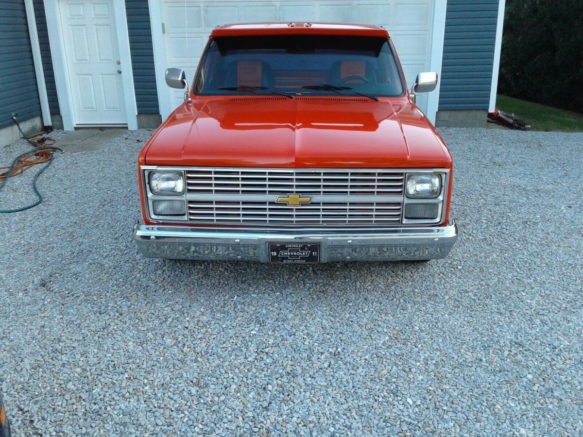 1983 Orange Chevrolet C-10