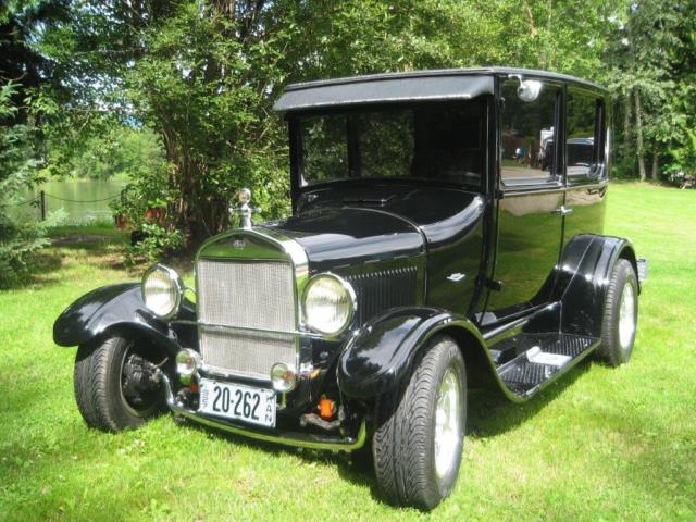 1927 Black Ford T 2dr sedan