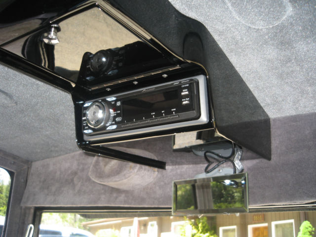 1927 Black Ford T 2dr sedan
