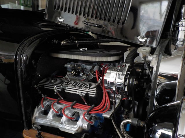 1927 Black Ford T 2dr sedan