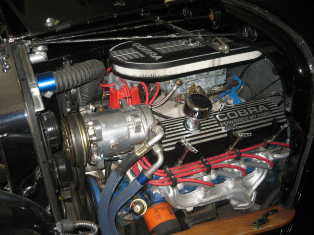 1927 Black Ford T 2dr sedan