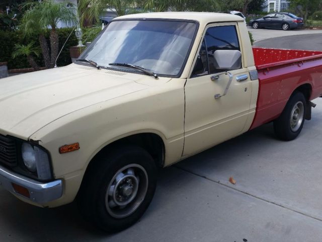1981 Tan Toyota Hilux