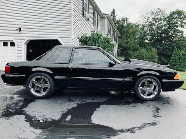 1993 Black Ford Mustang Coupe