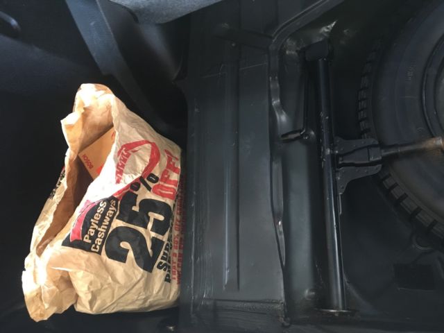 1983 Blue Mercedes-Benz 200-Series Sedan