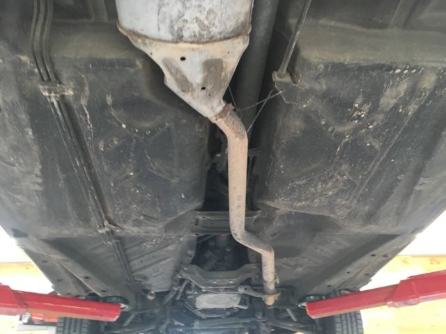 1983 Blue Mercedes-Benz 200-Series Sedan