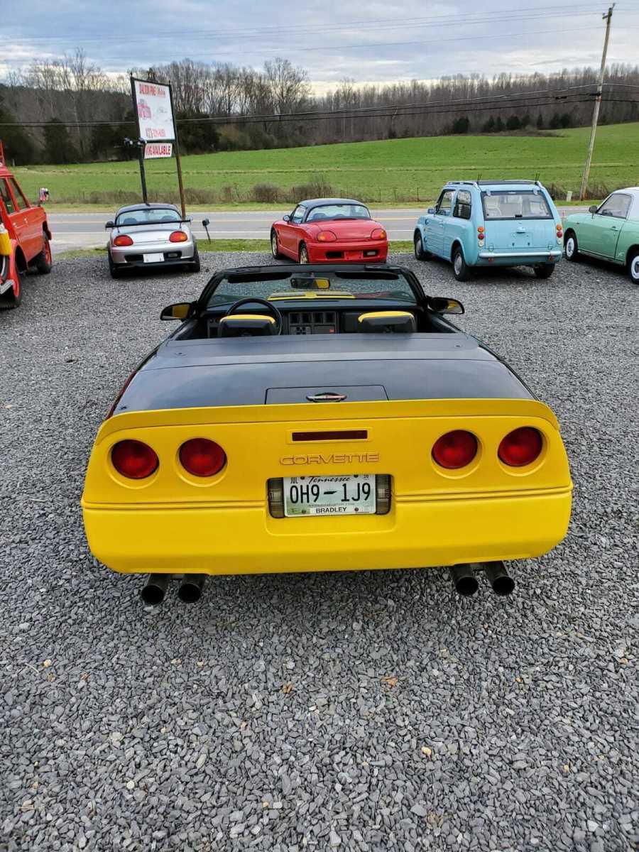 1989 Yellow Chevrolet Corvette Convertible