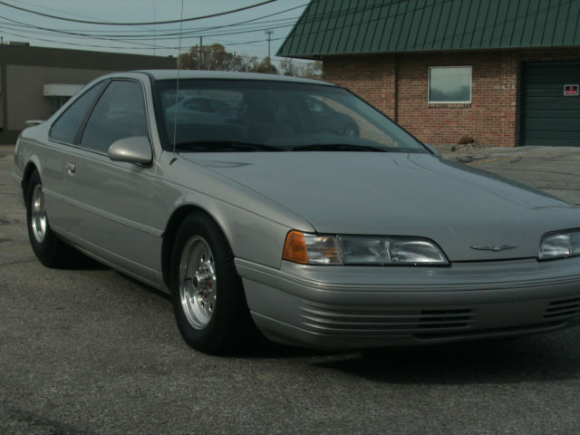 1991 Silver Ford Thunderbird Coupe
