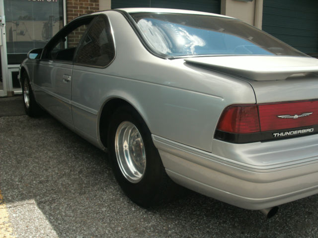 1991 Silver Ford Thunderbird Coupe