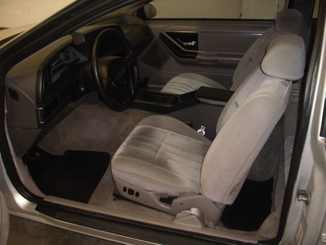 1991 Silver Ford Thunderbird Coupe