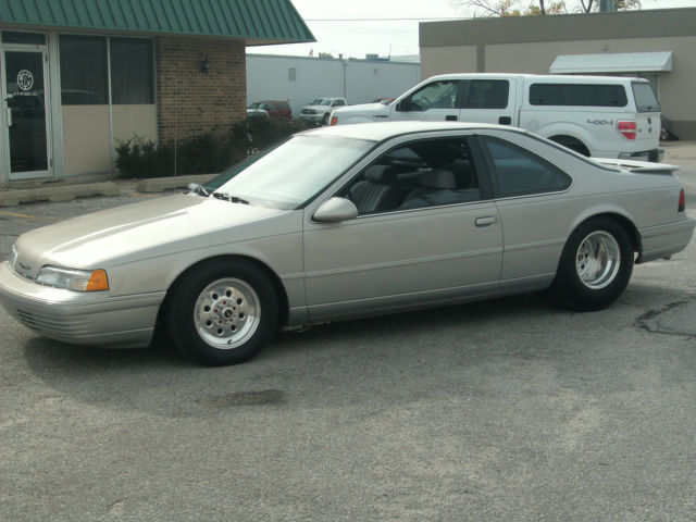 1991 Silver Ford Thunderbird Coupe