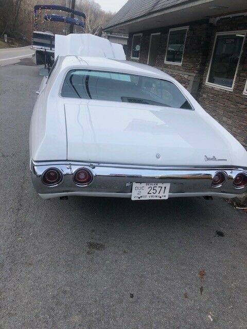 1971 White Chevrolet Chevelle