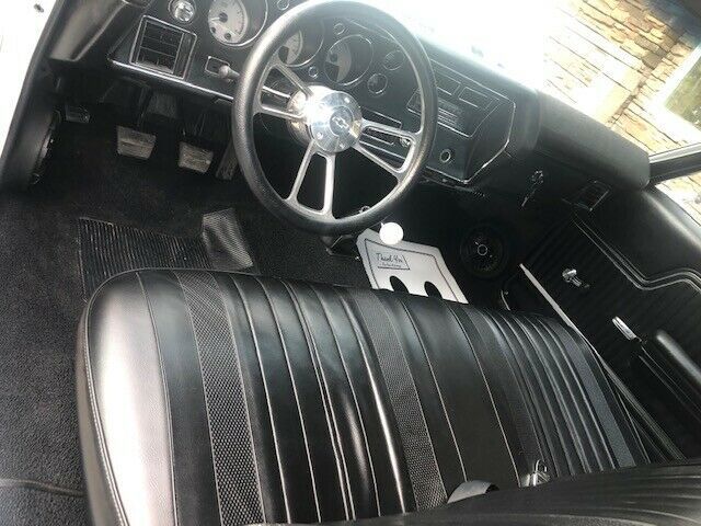 1971 White Chevrolet Chevelle