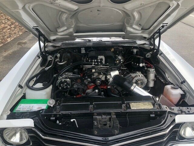 1971 White Chevrolet Chevelle