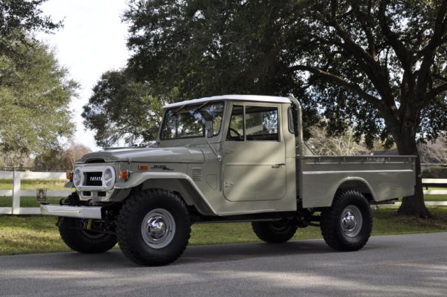 1972 Tan Toyota Land Cruiser Pickup