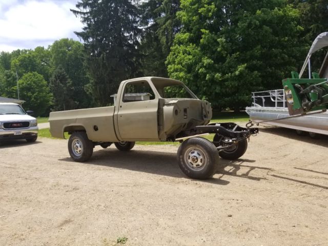 1985 Chevrolet C-10 Cab & Chassis
