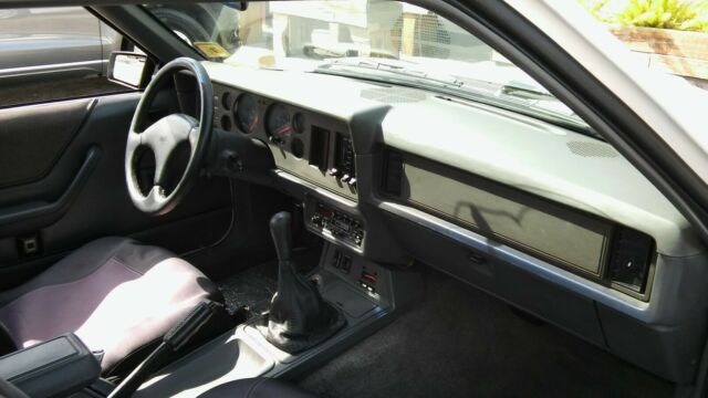 1986 9L OXFORD WHITE Ford Mustang 3 DOOR HATCHBACK