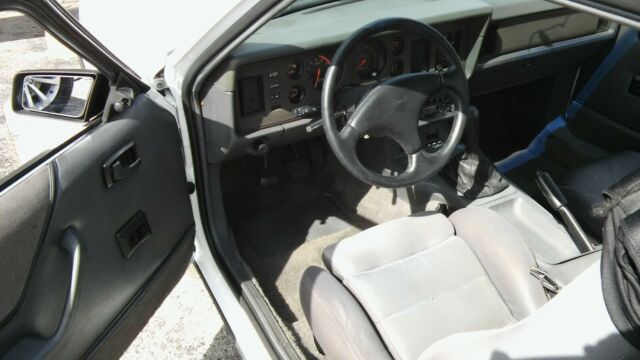 1986 9L OXFORD WHITE Ford Mustang 3 DOOR HATCHBACK