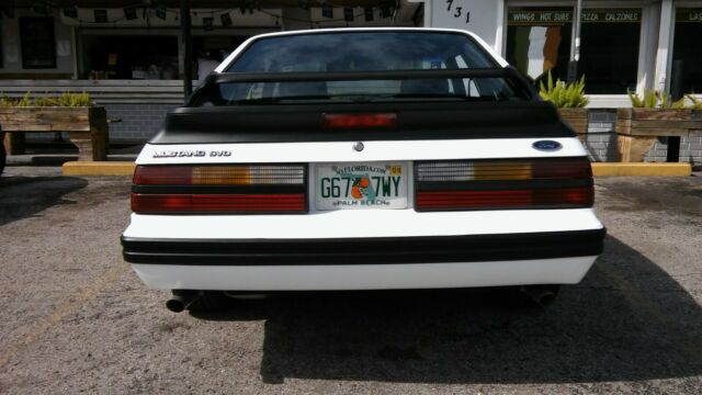 1986 9L OXFORD WHITE Ford Mustang 3 DOOR HATCHBACK