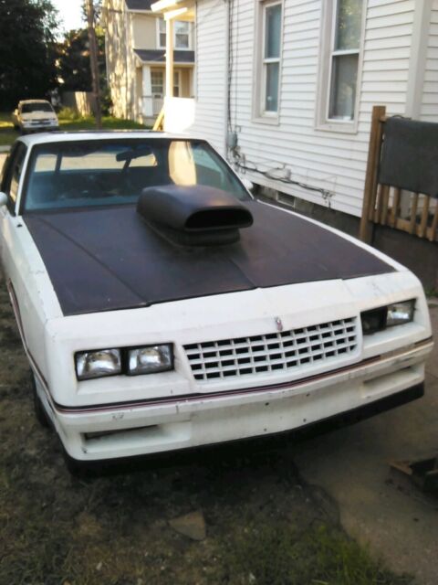 1985 Chevrolet Monte Carlo 2dr