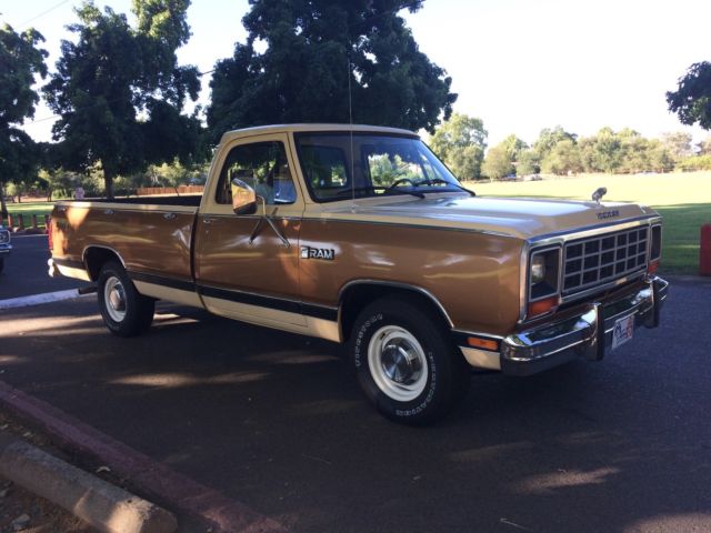 1985 CREAM/GOLD Dodge Other Pickups Cab & Chassis