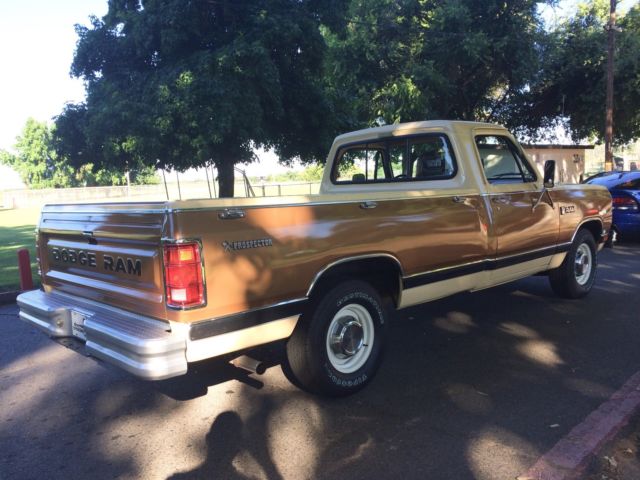 1985 CREAM/GOLD Dodge Other Pickups Cab & Chassis