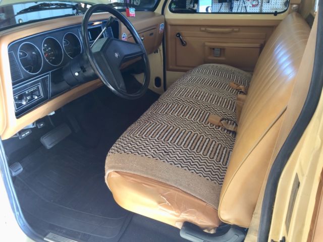 1985 CREAM/GOLD Dodge Other Pickups Cab & Chassis