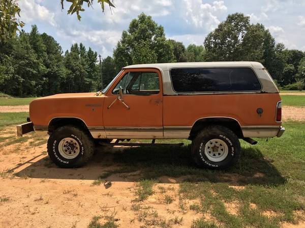 1976 Orange Dodge Ramcharger