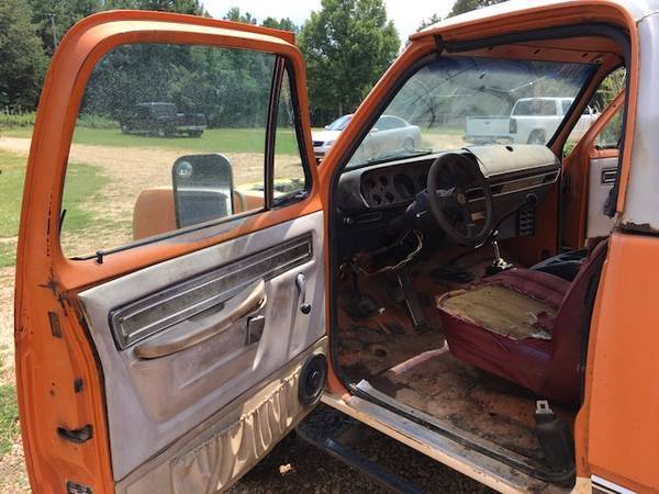 1976 Orange Dodge Ramcharger