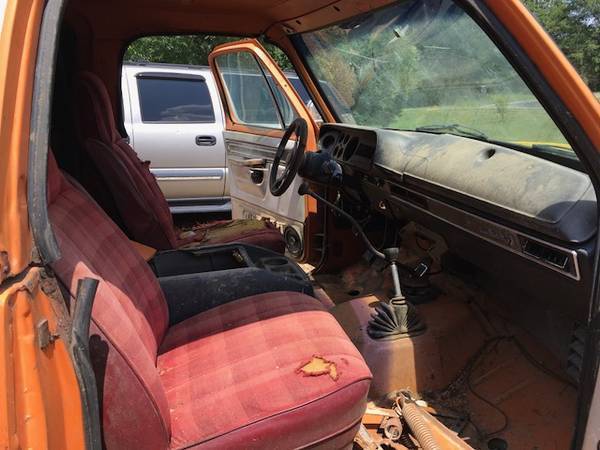 1976 Orange Dodge Ramcharger