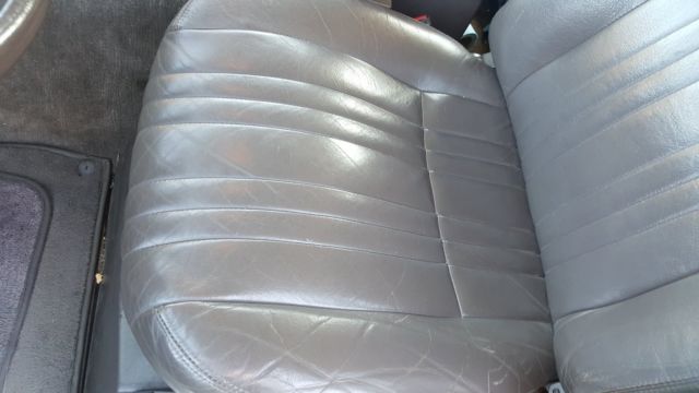 1989 Silver Land Rover Range Rover SUV