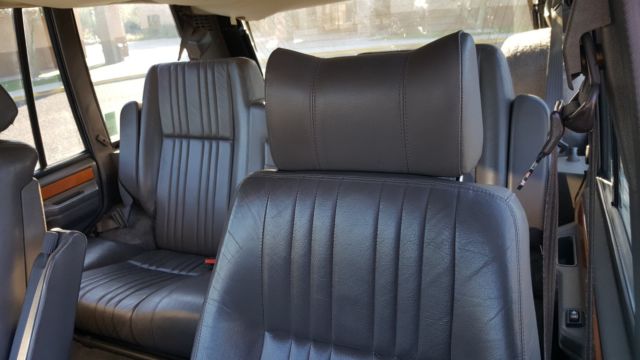 1989 Silver Land Rover Range Rover SUV