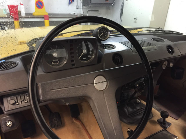 1972 Bahama Gold Land Rover Range Rover