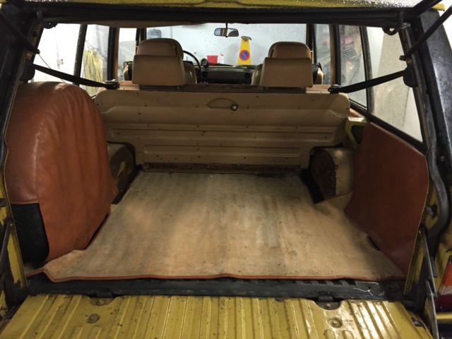 1972 Bahama Gold Land Rover Range Rover