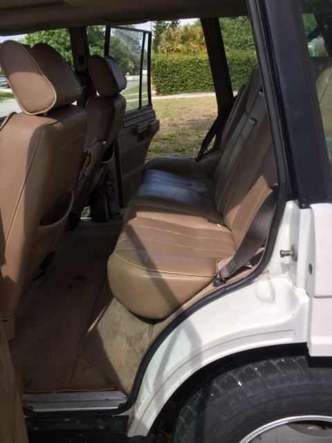 1991 White Land Rover Range Rover SUV