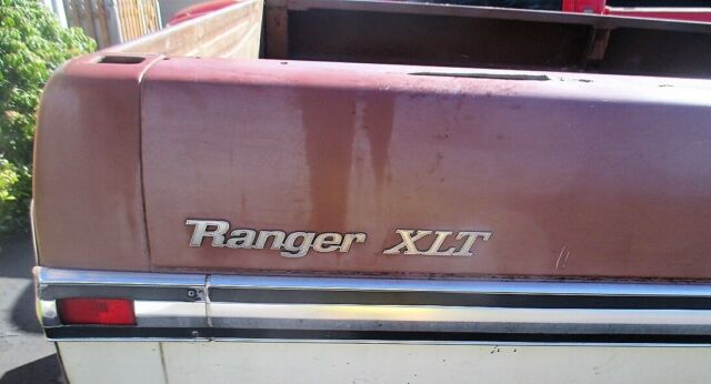 1972 Brown and White Ford F-250