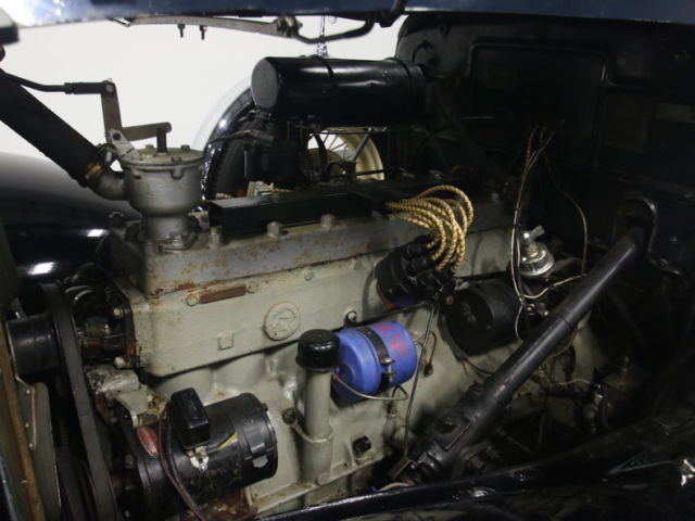 1932 Blue Chrysler CP8 Sedan