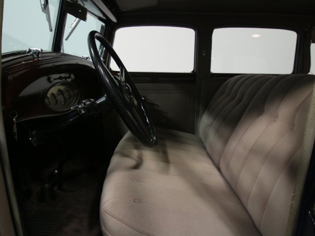 1932 Blue Chrysler CP8 Sedan