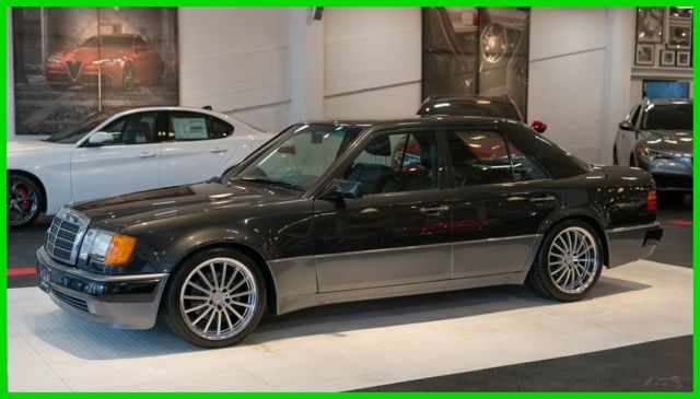 1993 Black Mercedes-Benz 500-Series Sedan