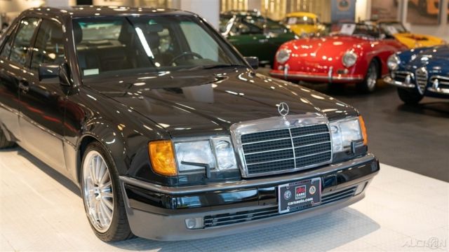 1993 Black Mercedes-Benz 500-Series Sedan