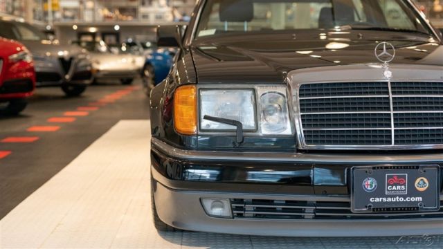 1993 Black Mercedes-Benz 500-Series Sedan