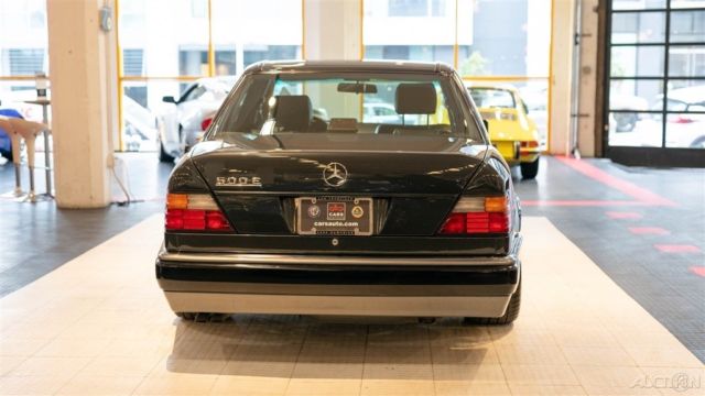 1993 Black Mercedes-Benz 500-Series Sedan