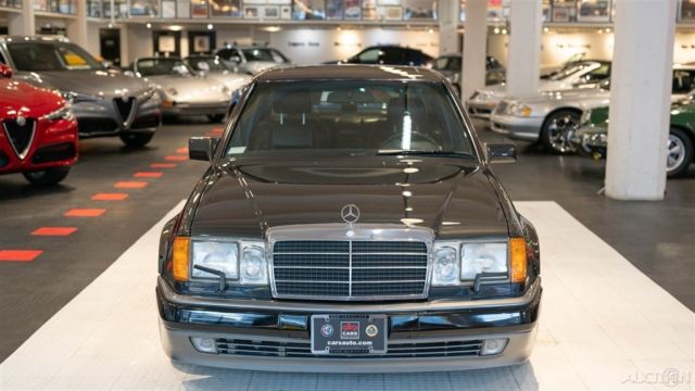 1993 Black Mercedes-Benz 500-Series Sedan