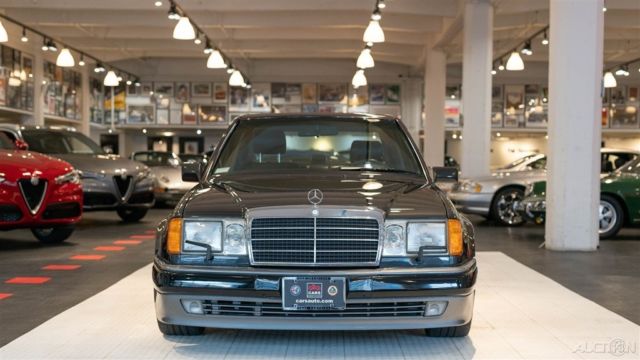 1993 Black Mercedes-Benz 500-Series Sedan