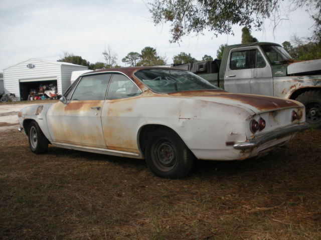 1968 White Chevrolet Corvair Coupe