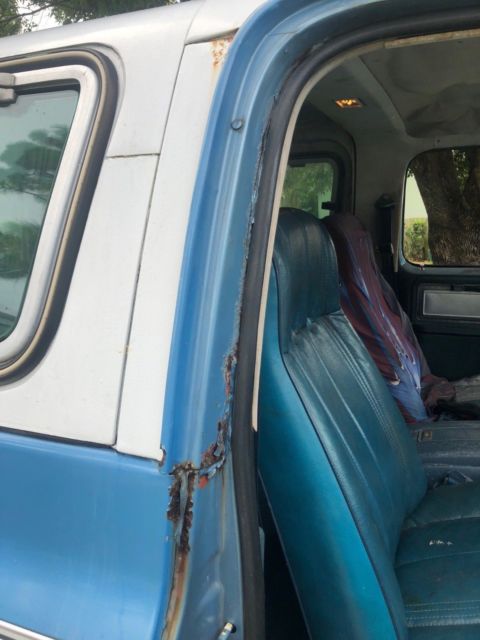 1980 Blue & White two tone Chevrolet Blazer SUV